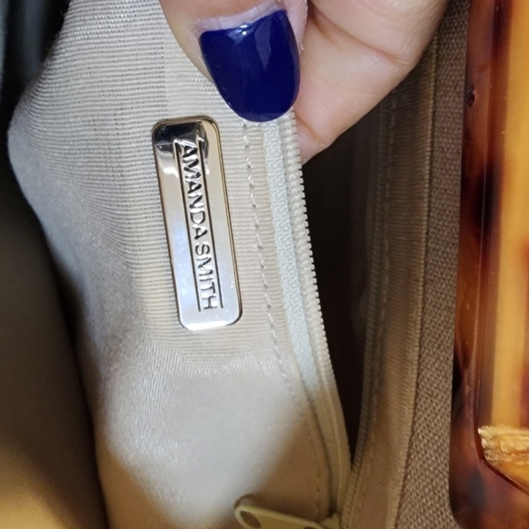 Amada Smith beige embroidered purse - Picture 8 of 11